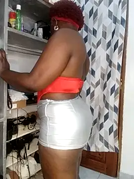 Snapshot of booty_queen8 chatting on July 6, 2026, 7:05 pm booty queen8 online show from July 6, 2026, 7:05 pm