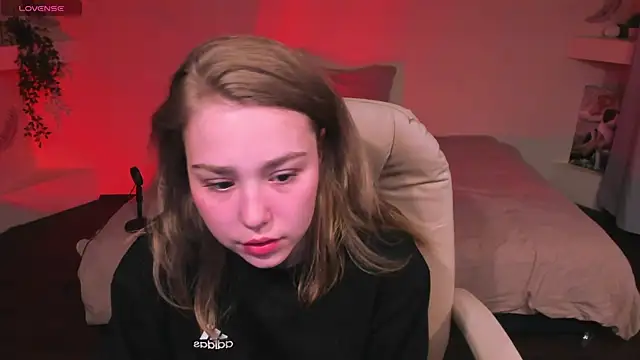 Snapshot of Muse228 chatting on May 24, 2026, 5:35 pm Muse228 online show from May 24, 2026, 5:35 pm