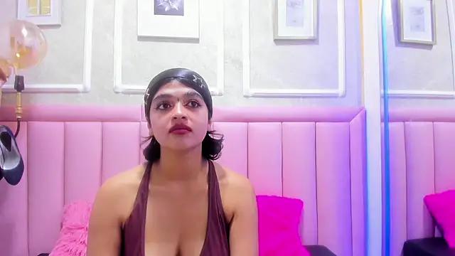 velvet girll online show from May 20, 2026, 3:31 pm