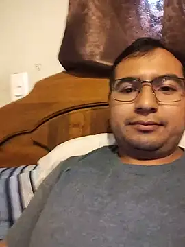 Snapshot of ferlu1995 chatting on May 30, 2026, 11:43 pm ferlu1995 online show from May 30, 2026, 11:43 pm
