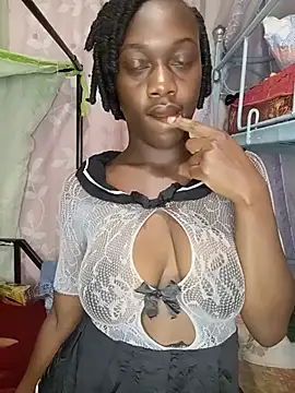 Snapshot of Paulahaze chatting on July 3, 2026, 8:15 pm Paulahaze online show from July 3, 2026, 8:15 pm