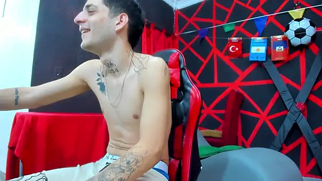 Snapshot of boy_max_latin chatting on June 28, 2026, 5:47 am boy max latin online show from June 28, 2026, 5:47 am