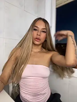 NataliaMooon online show from May 23, 2026, 7:57 pm