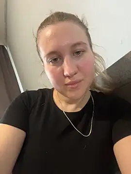 MarieHeartt online show from June 18, 2026, 9:14 am