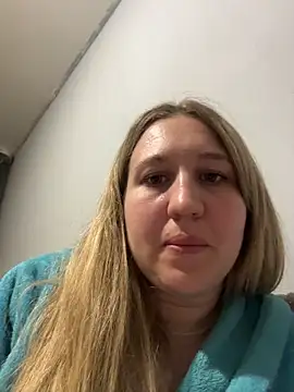 MarieHeartt online show from May 27, 2026, 5:31 pm