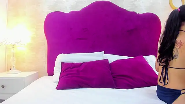 Snapshot of AlexaGill chatting on July 6, 2026, 12:12 pm AlexaGill online show from July 6, 2026, 12:12 pm