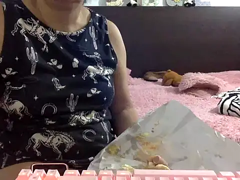 Snapshot of mommy-flabia chatting on July 6, 2026, 1:56 am mommy-flabia online show from July 6, 2026, 1:56 am