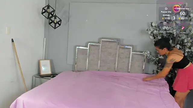 Sofiawonderr online show from June 14, 2026, 7:48 pm