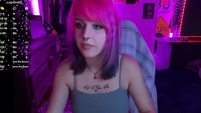 Snapshot of Goth_Violet chatting on May 21, 2026, 2:42 am Goth Violet online show from May 21, 2026, 2:42 am