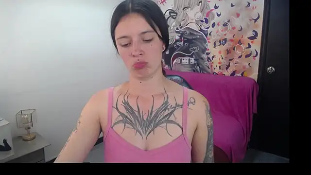 Lucia evans22 online show from June 17, 2026, 8:52 pm