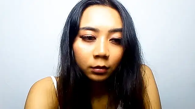 Snapshot of KristieOrtmann chatting on June 25, 2026, 1:49 pm KristieOrtmann online show from June 25, 2026, 1:49 pm
