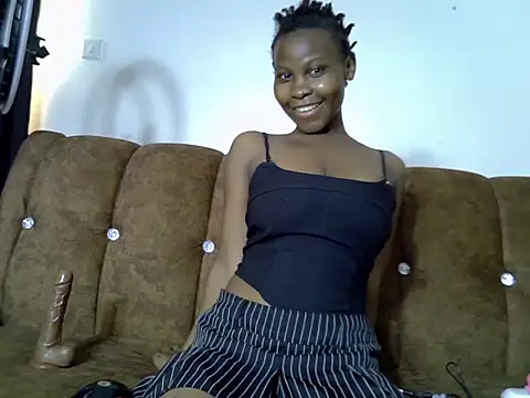 Snapshot of sweet_pie01 chatting on July 1, 2026, 8:14 am sweet pie01 online show from July 1, 2026, 8:14 am