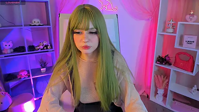 YunaLeaf online show from May 25, 2026, 9:13 pm