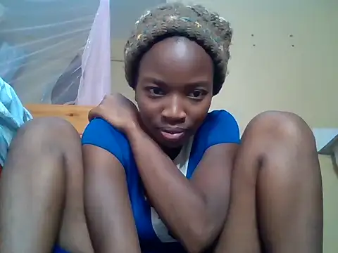 Snapshot of aliana082169 chatting on July 7, 2026, 1:14 pm aliana082169 online show from July 7, 2026, 1:14 pm