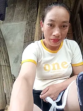 Bonnababy55 online show from May 23, 2026, 7:51 am