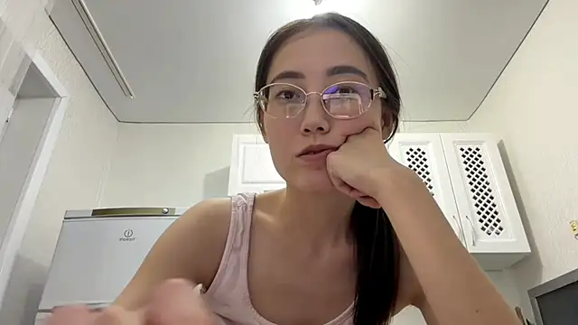 Snapshot of VickieTrudo chatting on July 19, 2026, 8:38 pm VickieTrudo online show from July 19, 2026, 8:38 pm