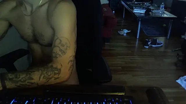 Clevername90 online show from October 20, 2025, 9:04 pm