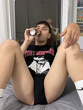 imjustaboyy1 online show from July 23, 2026, 9:44 pm
