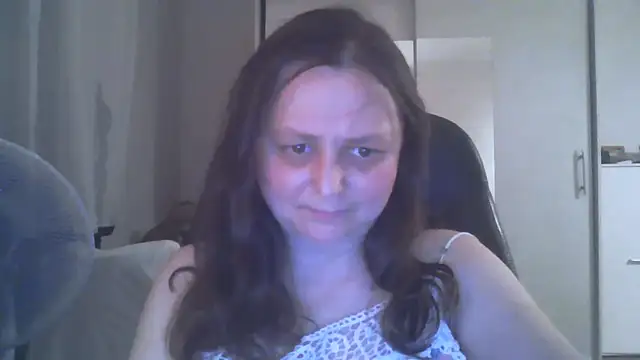 TaylorLovely online show from July 1, 2026, 8:09 pm