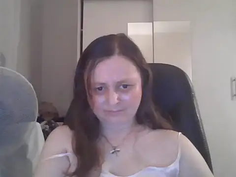 TaylorLovely online show from June 27, 2026, 8:04 pm