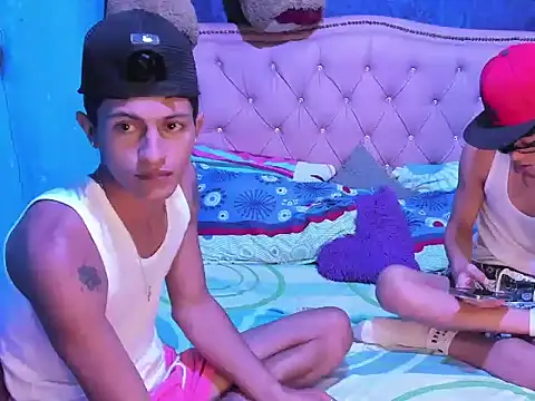 sexy guys23 online show from May 27, 2026, 9:44 pm