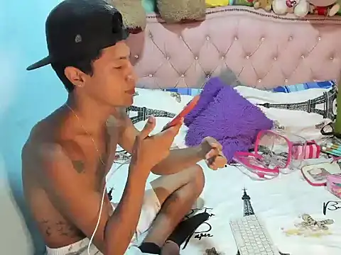 sexy guys23 online show from June 16, 2026, 11:38 pm