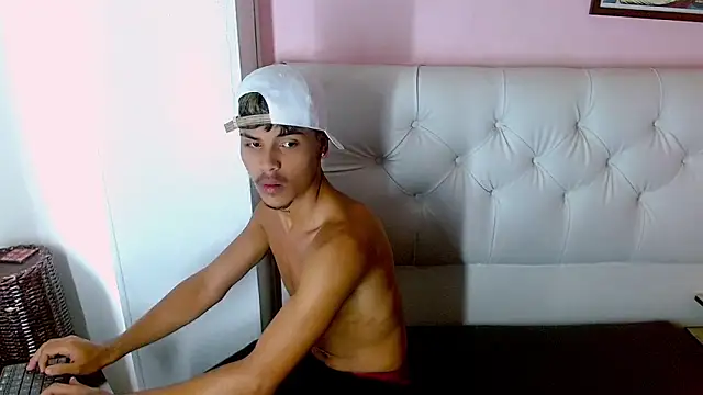 Snapshot of Angel_foxc13 chatting on June 12, 2026, 4:38 pm Angel foxc13 online show from June 12, 2026, 4:38 pm
