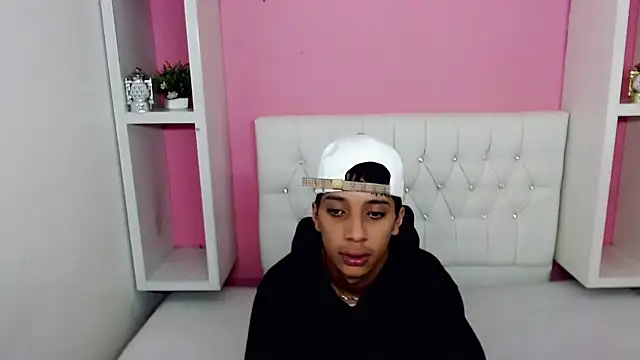Snapshot of jl_brayan12 chatting on June 12, 2026, 3:43 pm jl brayan12 online show from June 12, 2026, 3:43 pm
