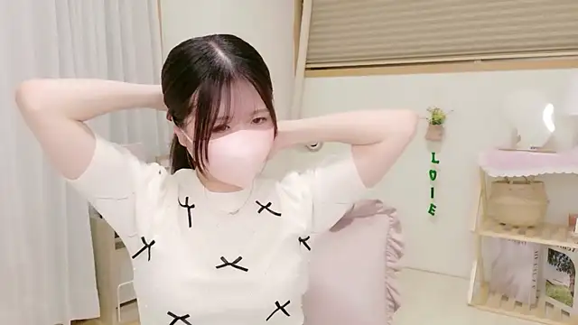 Yuinyaaa online show from June 4, 2026, 7:24 am
