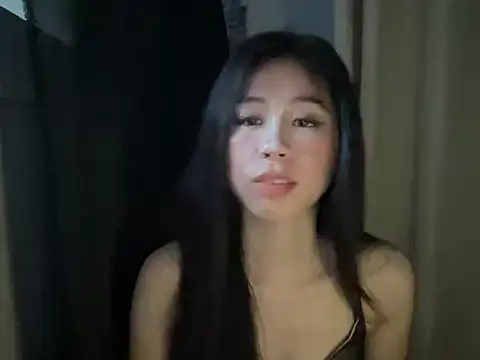 amberluiss online show from July 9, 2026, 2:12 am