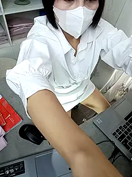Snapshot of Julie-Rosee chatting on June 6, 2026, 1:44 am Julie-Rosee online show from June 6, 2026, 1:44 am