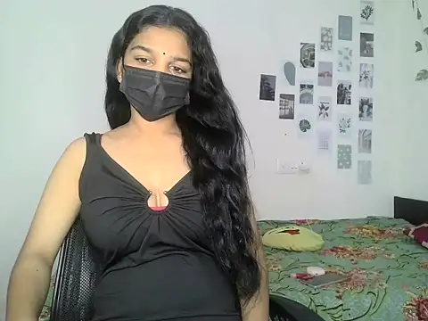 Snapshot of suzan_melly chatting on May 23, 2026, 6:12 am suzan melly online show from May 23, 2026, 6:12 am
