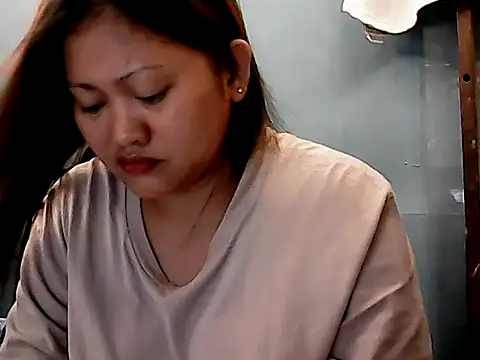 Irisshinn online show from July 12, 2026, 7:37 pm