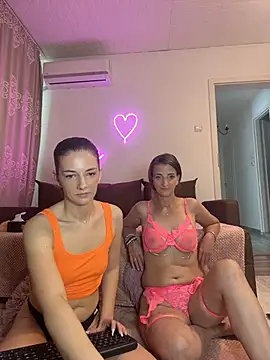 Snapshot of Sabrinee_xx_divine chatting on June 19, 2026, 8:31 am Sabrinee xx divine online show from June 19, 2026, 8:31 am