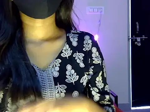 Snapshot of HEYY_SEXY_ chatting on May 23, 2026, 10:25 am HEYY SEXY online show from May 23, 2026, 10:25 am