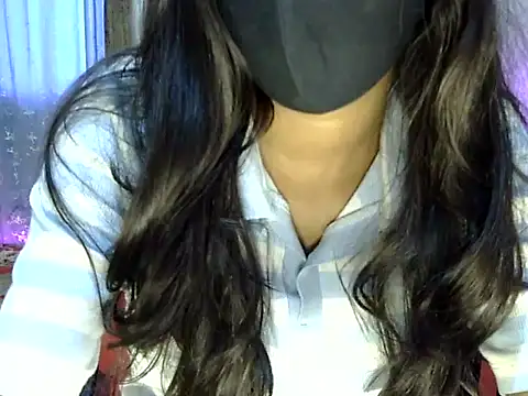Snapshot of HEYY_SEXY_ chatting on May 25, 2026, 5:51 am HEYY SEXY online show from May 25, 2026, 5:51 am