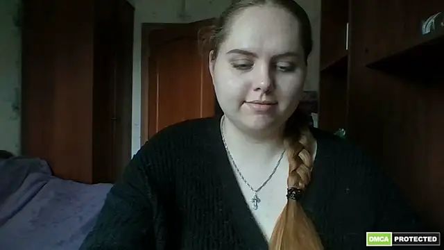 Snapshot of SoftHypnose chatting on May 26, 2026, 9:07 am SoftHypnose online show from May 26, 2026, 9:07 am