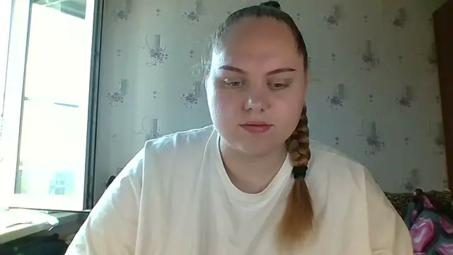 Snapshot of SoftHypnose chatting on August 5, 2026, 10:09 am SoftHypnose online show from August 5, 2026, 10:09 am