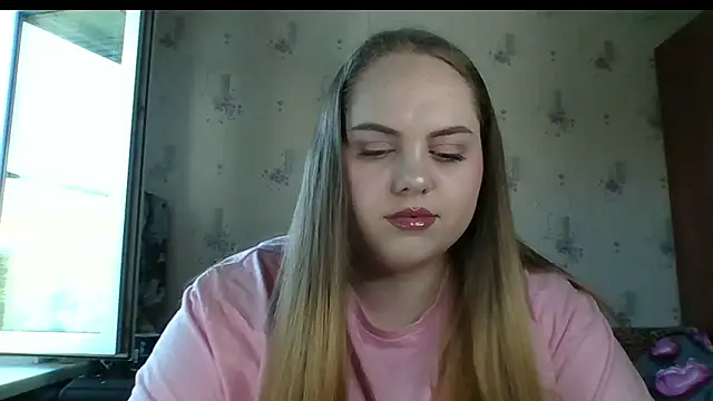Snapshot of SoftHypnose chatting on June 30, 2026, 12:05 pm SoftHypnose online show from June 30, 2026, 12:05 pm