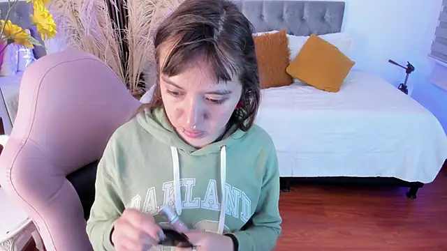 Snapshot of Scarlett__Cooper__1 chatting on June 2, 2026, 11:43 am Scarlett Cooper 1 online show from June 2, 2026, 11:43 am