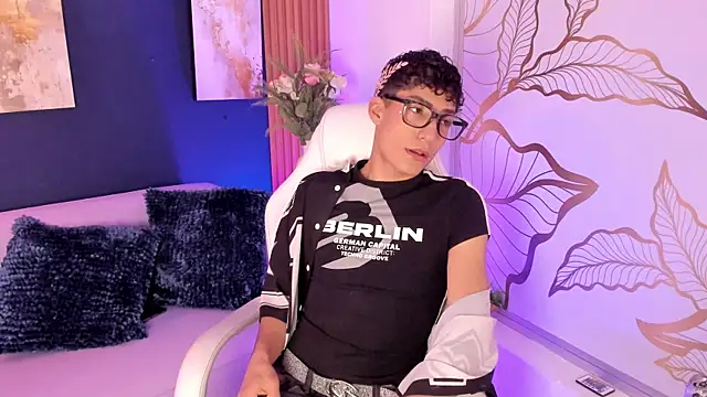 Snapshot of Adann_Scott chatting on June 25, 2026, 12:32 pm Adann Scott online show from June 25, 2026, 12:32 pm