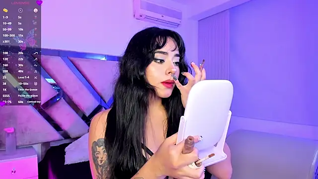 Snapshot of Elena_Tylor chatting on June 6, 2026, 8:36 pm Elena Tylor online show from June 6, 2026, 8:36 pm