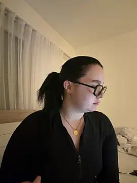 FemiNoir online show from June 5, 2026, 10:37 pm