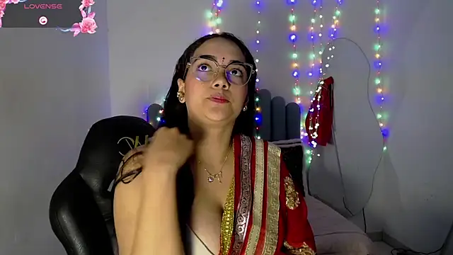 Snapshot of farah_samira chatting on July 10, 2026, 7:14 pm farah samira online show from July 10, 2026, 7:14 pm