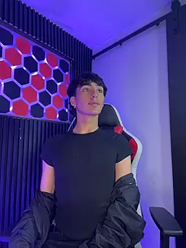 SantyFoxxs online show from June 4, 2026, 3:55 am