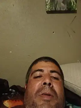 Snapshot of mikey1988figuero chatting on July 5, 2026, 10:22 am mikey1988figuero online show from July 5, 2026, 10:22 am