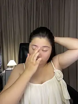 Luckysisi-s online show from June 2, 2026, 3:01 pm
