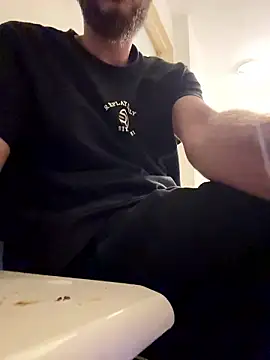 tuna613 online show from July 29, 2026, 2:33 am