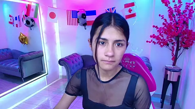 Snapshot of Oriana_wood chatting on July 15, 2026, 11:39 am Oriana wood online show from July 15, 2026, 11:39 am