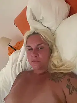 Snapshot of Sofia_beee chatting on June 29, 2026, 8:54 am Sofia beee online show from June 29, 2026, 8:54 am